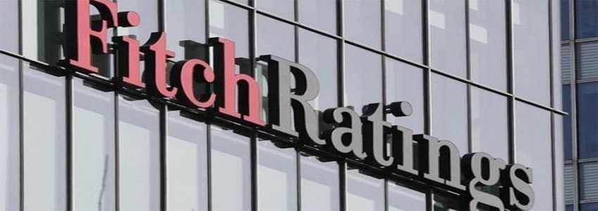 Fitch, Katar'ın kredi notunu düşürdü