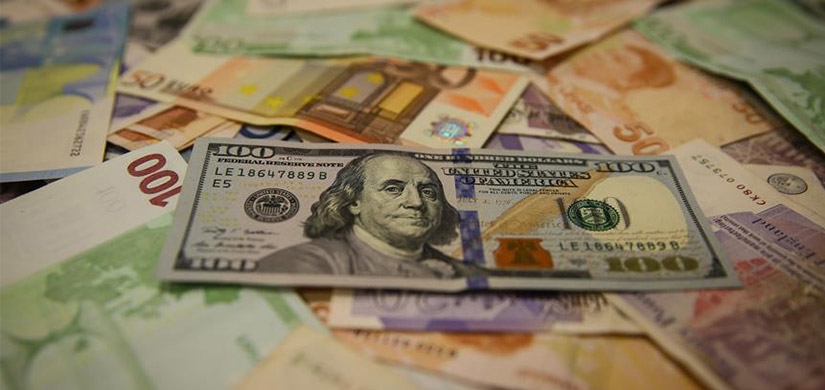 Euro, dolar karşısında düşmeye devam ediyor