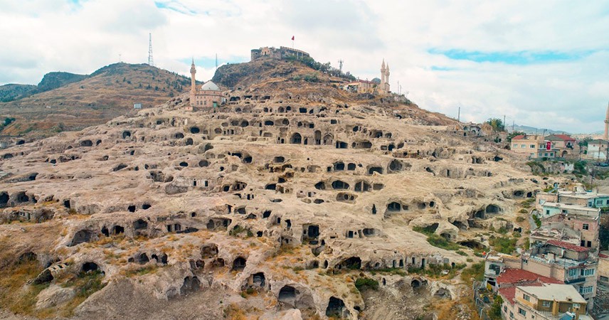 Nevşehir'de ortaya çıkan kale ve yeraltı şehri ilgiyi kent merkezine çekecek