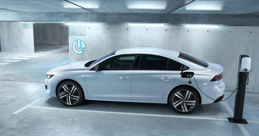 Peugeot'nun 508 Hybrid ve 508 SW Hybrid modelleri sahaya çıktı