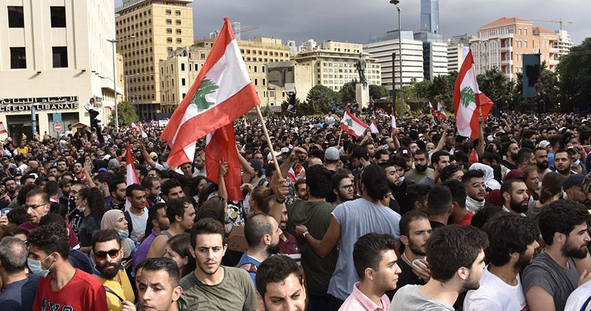 Lübnan'da sosyal medya vergisi halkı sokağa döktü
