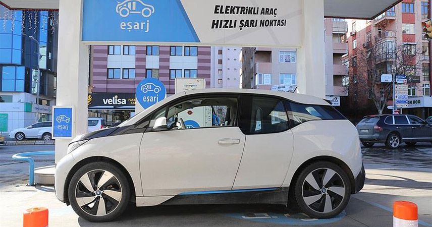 Elektrikli araçlar yakıt maliyetini düşürüyor
