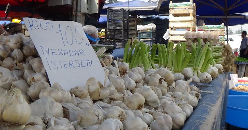 Sarımsağın kilosu 100 lira oldu