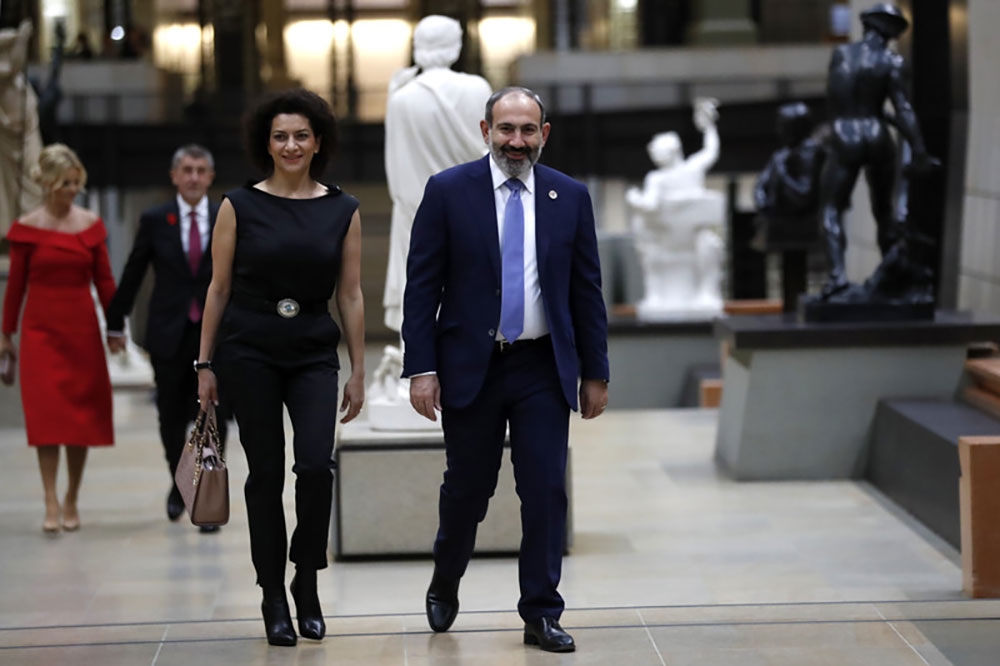 Ermenistan Başbakanı Nikol Paşinyan’ın eşi cepheye gidecek