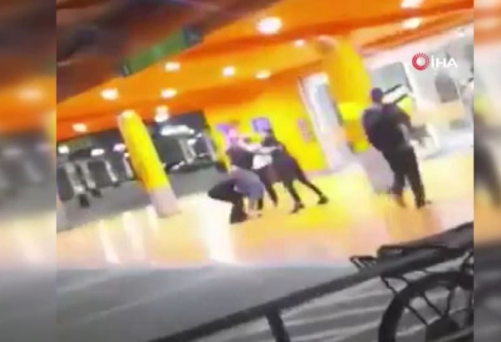 Brezilya’daki süpermarkette siyahi bir adam dövülerek öldürüldü