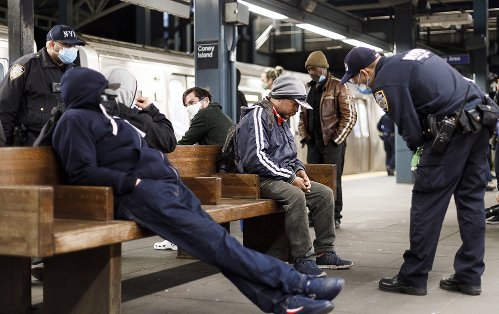 New York Metrosu’nda yolcular her gün korku içinde