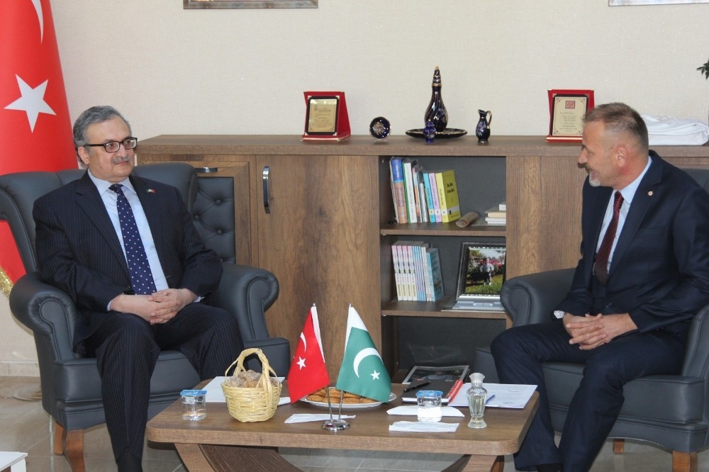 Pakistan Büyükelçisi Konya’da