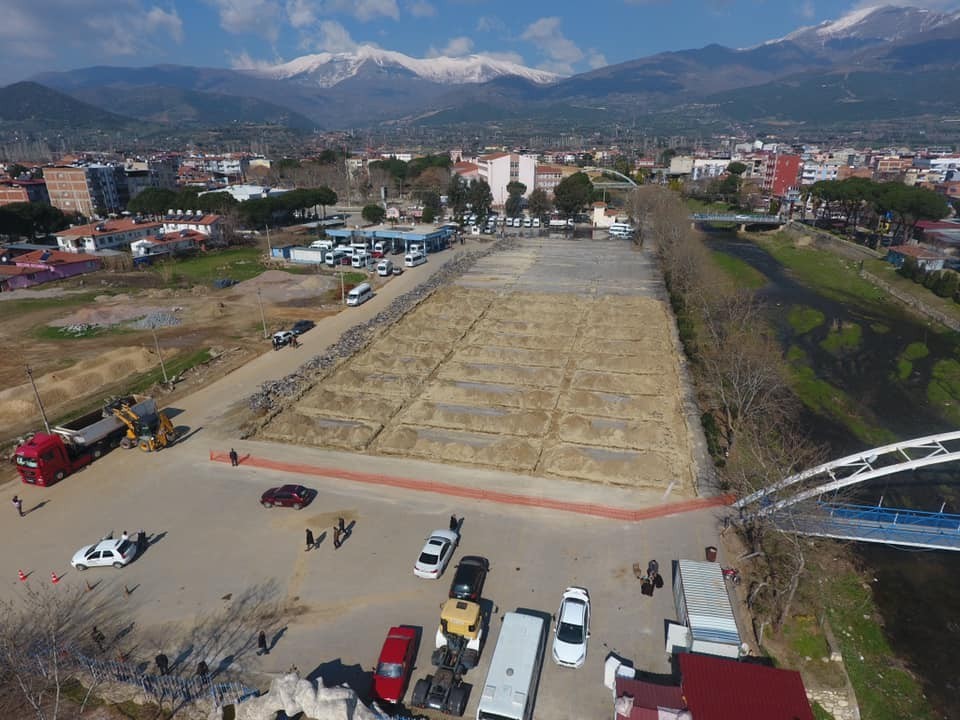 Kiraz’ın açık pazarı geçici olarak kapatıldı