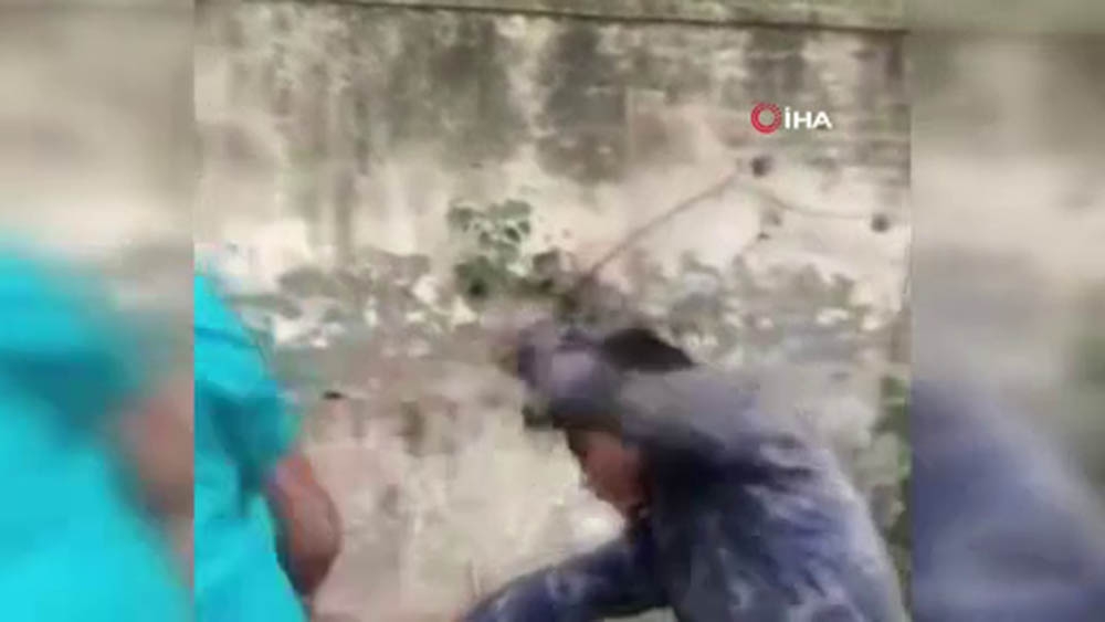 Hindistan’da tapınaktan su içen Müslüman genç saldırıya uğradı