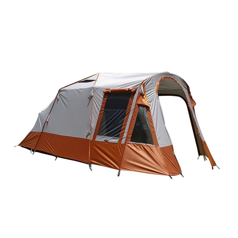 Kamp tatili için çadır seçimi yaparken, çadırın sahip olduğu özelliklere dikkat edilmesi gerekiyor. Öncelikle çadırın kumaşının su geçilmez olması ve iç tentenin nefes alabilen yapıda olması gerekiyor. Aynı zamanda çadırda hava pencerelerinin olması hava akışı sağlaması açısından önem taşıyor.