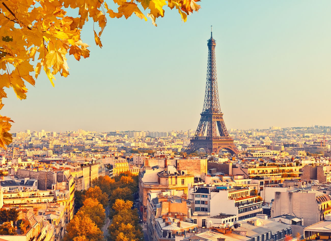 (Fransa / 82.6 milyon ziyaretçi) Her yıl dünyanın dört bir yanındaki milyonlarca insan, enfes mutfağı, tarihi mekanları ve güzel manzarası için Fransa’yı ziyaret ediyor. Paris, dünyanın en çok ziyaret edilen turistik yerlerinden biri. Paris’te bulunan Eyfel Kulesi en çok gidilen yerken St. Tropez, Chamonix ve Versay Sarayı ziyaretçi sayısı bakımından Eyfel’i takip ediyor.