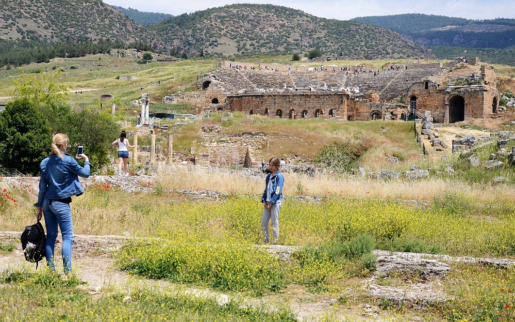 Yaz aylarında özellikle Kültür ve Turizm Bakanlığı tarafından haftada en az iki kere burada sanatsal gösterilerin yapılması planlanıyor.