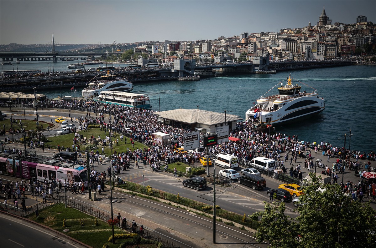 Ramazan Bayramın'da Galata da ilgi çeken semtlerin başında geldi.