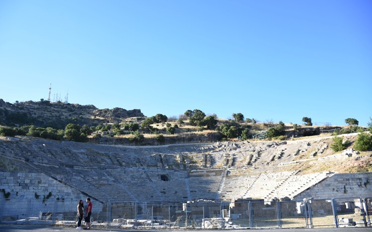 Bodrum sadece denizi ile ilgili değil tarihi yapısı ile de bayramda göz doldurdu. Antik tiyatro, ilgi ile gezilen noktalardandı.