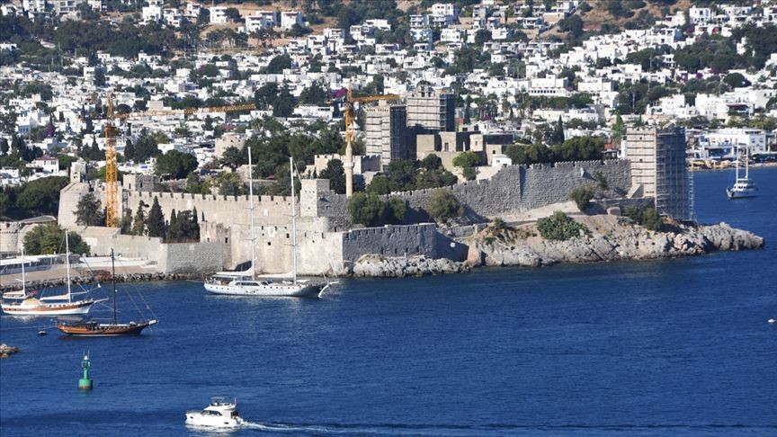 Bodrum Kalesi ziyaretçi akınına uğradı.