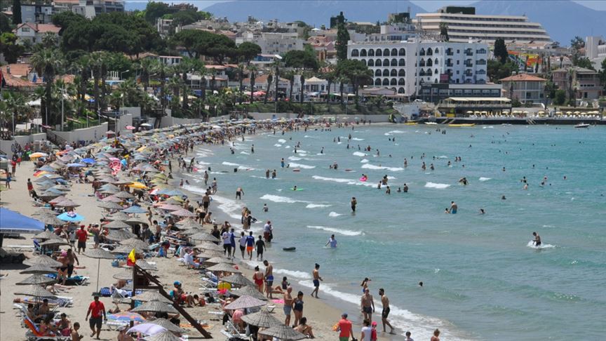 Ramazan Bayramı dolayısı ile halk denize doydu. Yaza iyi bir başlangıç yaptı.