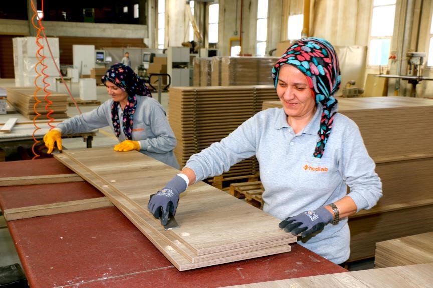 İşsiz sayısı martta 4 milyon 544 bin kişi olarak açıklandı.