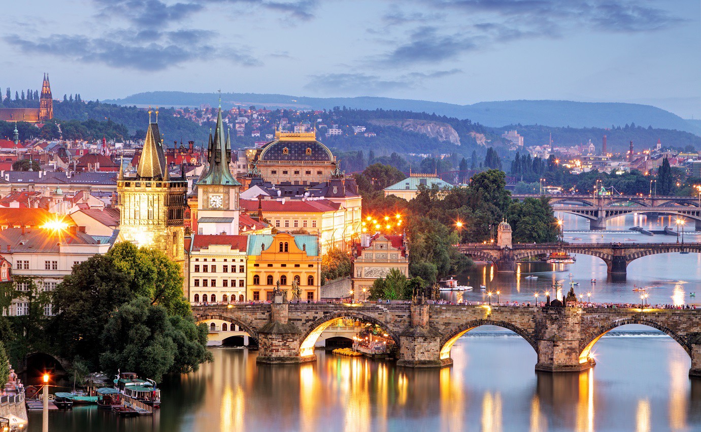 Kültür, tarih ve sanat kokan Orta Avrupa şehirlerini de unutmayalım. 4 gece konaklamalı Budapeşte, Viyana, Prag turunu 1.935 liraya alabilirsiniz; aynı rotada tek Prag veya Orta Avrupa’da ikili şehir paketlerini de tercih edebilirsiniz.