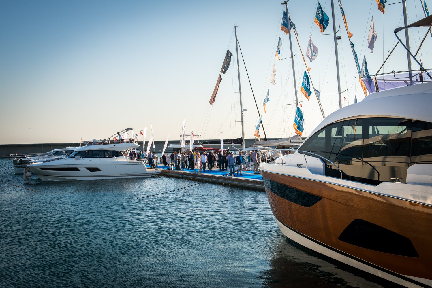 İstanbul Ataköy Marina da özel bir mekan. Burada tekne onarım bölümü de var. Şehir içinde olduğu için buradaki mekanlara İstanbullu müdavimler akın ediyor. (Fotoğraf: İstanbul Ataköy Marina)