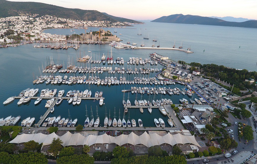 Marinaların hikayesi böyle. Canım şimdi kalkıp birine gitmeyi çekti… (Fotoğraf: Milta Bodrum Marina)