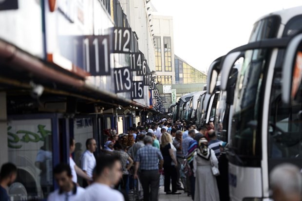 Uzmanların belirttiğine göre, Türkiye'de e-ticaretin yüzde 30'unu oluşturan online seyahat pazarının büyüklüğü dünyada 2020 yılında 800 milyar doları aşacağı öngörülüyor.