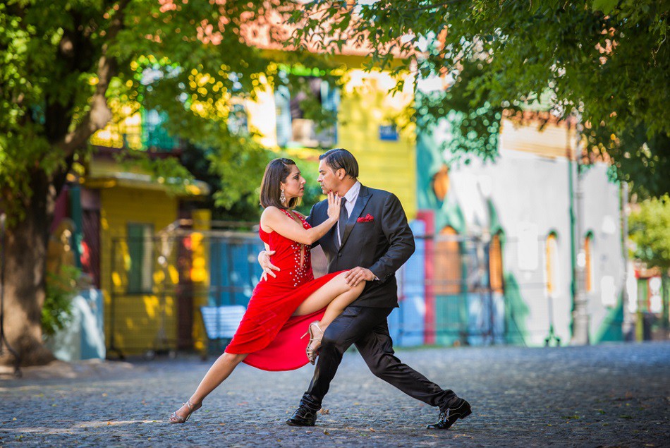 Buenos Aires. / Dünyanın en tutkulu, en romantik danslarından biri olan tangoyu öğrenmek ya da çoktan öğrendiyseniz bu dansı doğum yeri olan Buenos Aires’te yeniden keşfetmek, en keyifli seyahat deneyimlerinin başında geliyor.