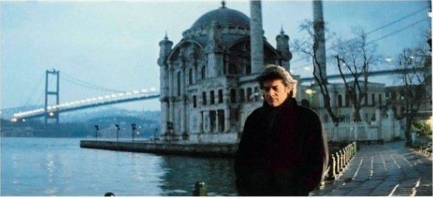A TOUCH OF SPICE / A Touch of Spice, 2003 yapımı. Film, İstanbul’da yaşayan Yunanlı bir gençle, Türk kızının imkansız aşkını anlatıyor.