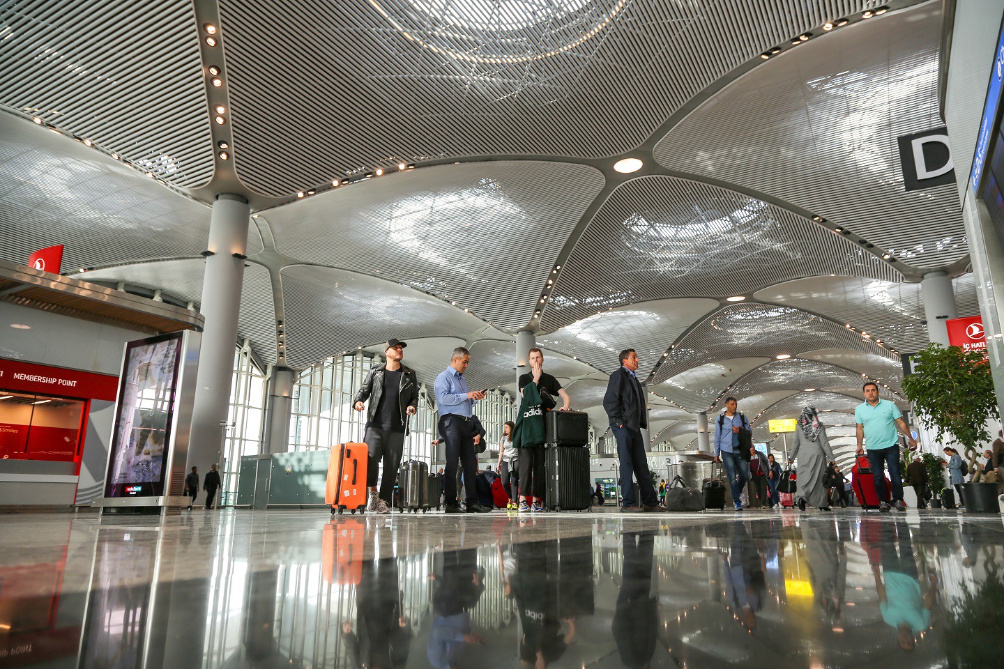 İstanbul Havalimanı, sadece yolcu değil bunun yanı sıra kargo taşımacılığı da yapıyor.