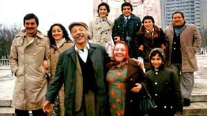 Sonunda Kazım Efendi üç çocuğunu da alır ve evi terk eder. Saadet Hanım diğer üç çocuğu alır.