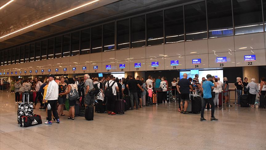 Thomas Cook ile tatile gelen turistler ve Marmaris'teki İngiltere Fahri Konsolosluğu ile irtibat halinde olduklarını belirten Oktay, şöyle konuştu: