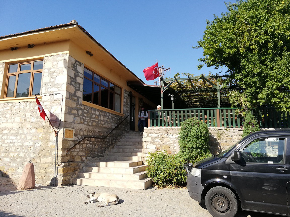 ATA’NIN ZİYARETİNİN İZLERİBigalı köyü günümüzde, Mustafa Kemal Atatürk’ün Çanakkale Savaşı sırasında yaptığı bu ziyaretin anıları ile nefes alıyor ve tarihi yaşatıyor.