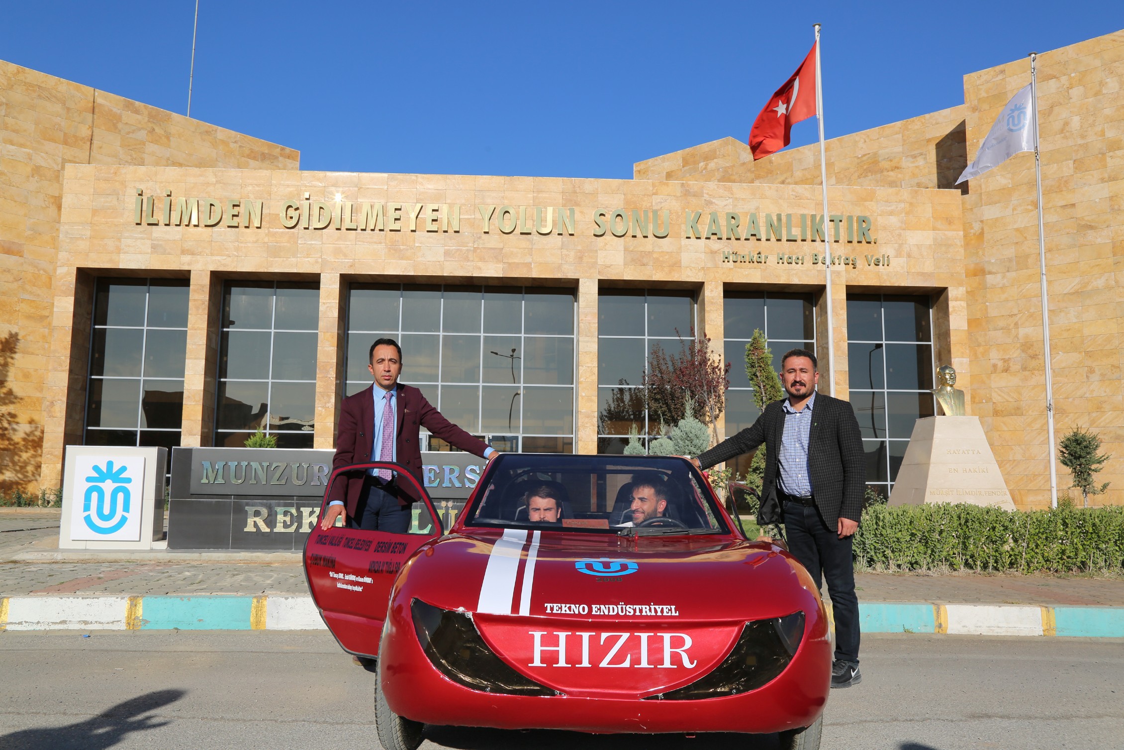 Saatte 62 kilometre hız yapabilen aracın test sürüşü Munzur Üniversitesi Aktuluk Kampusü’nde gerçekleştirildi.