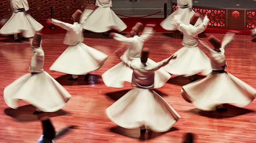 KONYA'DA SEMAZEN İZLEMEK
İç Anadolu Bölgesi'nde yaşayanlar için Konya'yı ziyaret etmek cazip bir seçenek olabilir.
ARA TATİL TARİHLERİ
İlk ara tatil 18-22 Kasım 2019'da yapılacak. 25 Kasım'dan 17 Ocak'a kadar birinci dönem devam edecek. Yarıyıl tatili 20-31 Ocak 2020 tarihleri arasında olacak. İkinci yarıyıl eğitim-öğretim dönemi 3 Şubat 2020'de başlayacak.