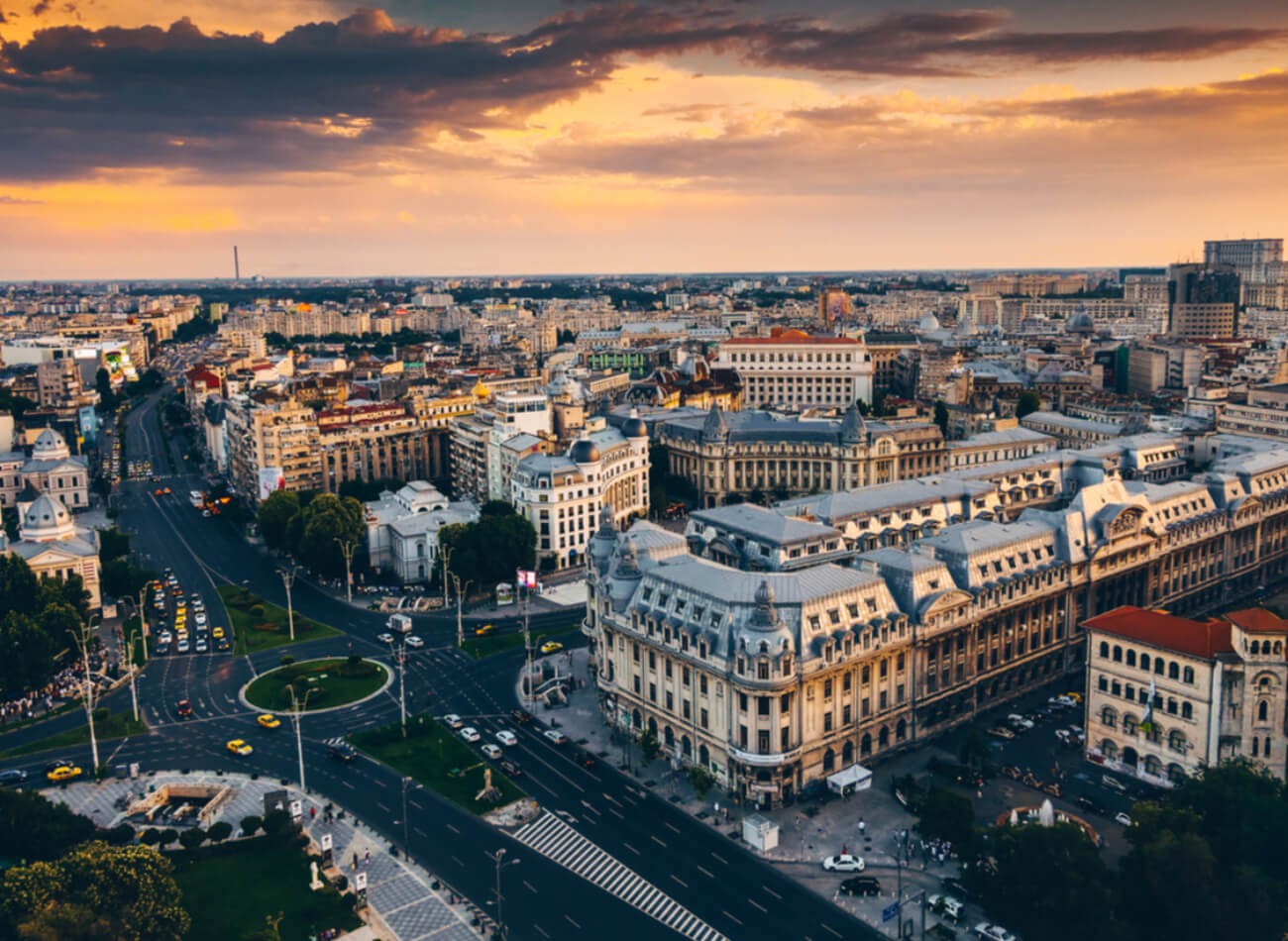 ROMANYA-BÜKREŞ / Kaleleri, meydanları, parlamento ile opera binası burada gezilebilecek birkaç yer sadece. Romanya’nın başkenti olan bu şehir, sanat, mimari, ticaret ve medya sektörünün buluştuğu, Orta Avrupa’nın en güzel şehirlerinden biri.
