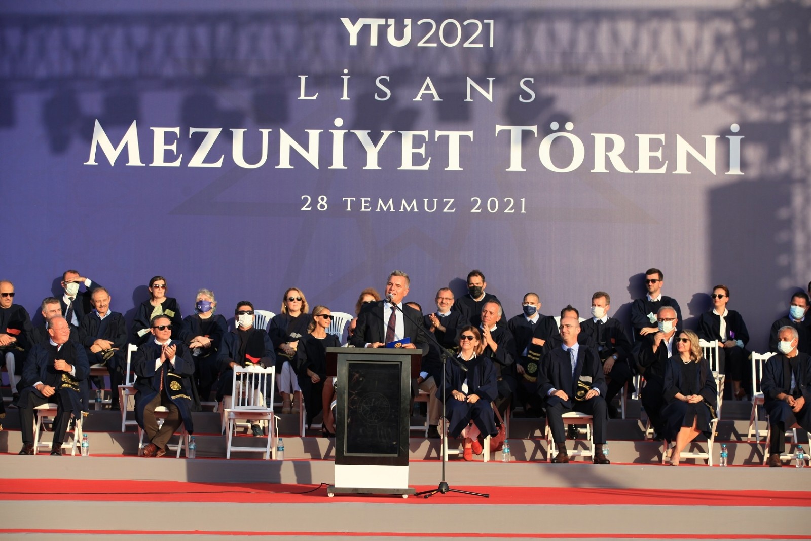 Turkcell GM Erkan, yeni mezunlara seslendi: “Vakit kaybetmeden harekete geçin”