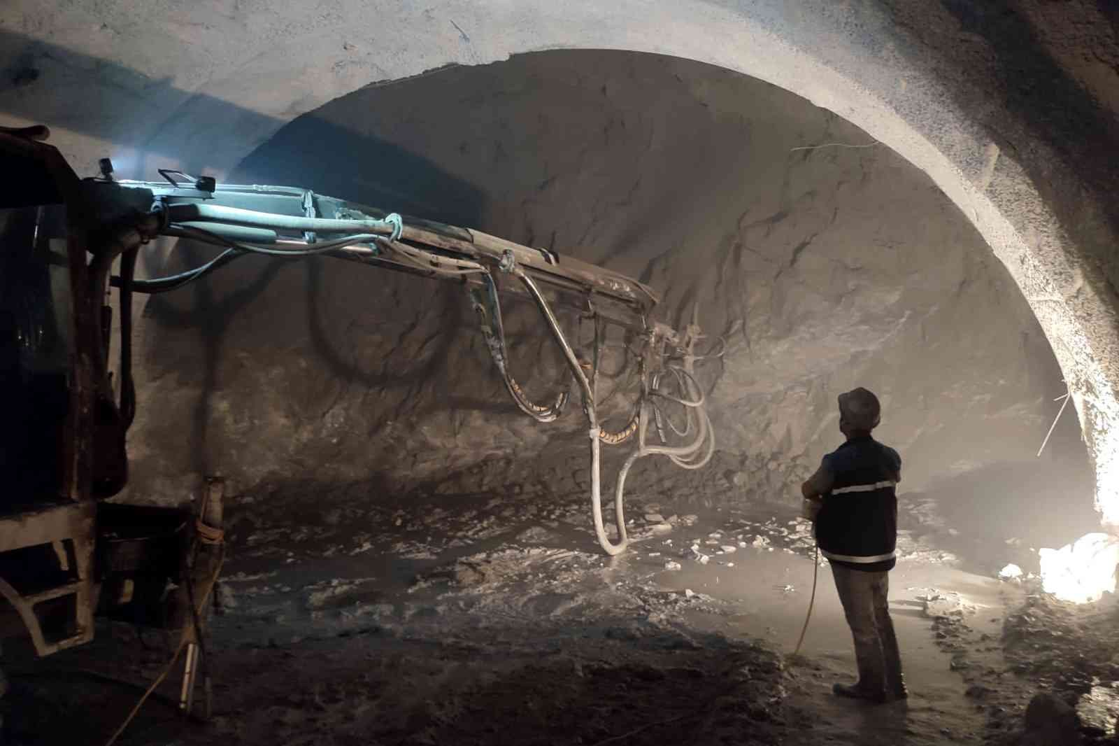 Yeni Zigana Tünelinde ışığa 90 metre kaldı
