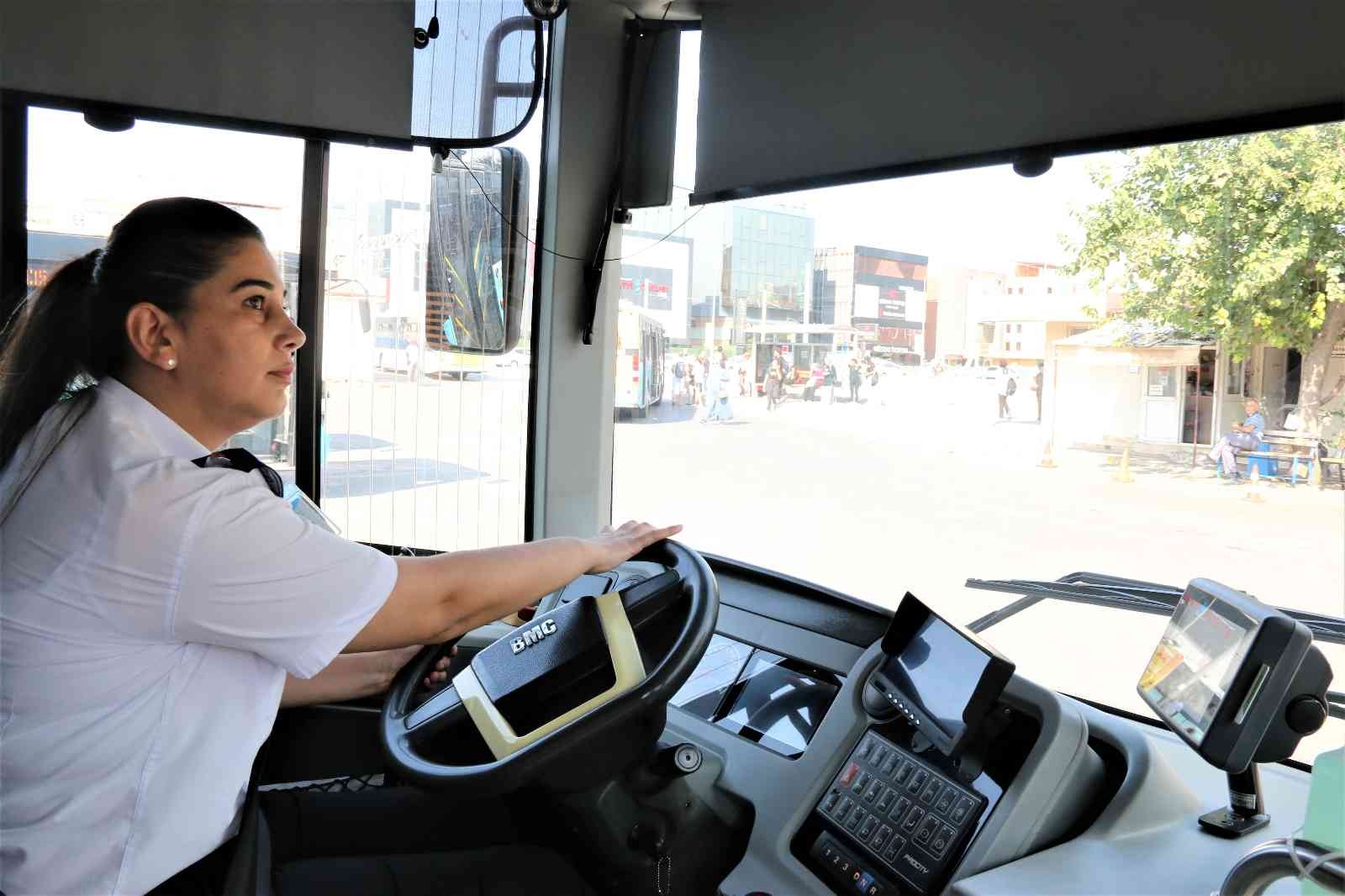Antalya’da toplu taşımada 9 bin TL’ye günde 8 saat çalışacak kadın şoför aranıyor